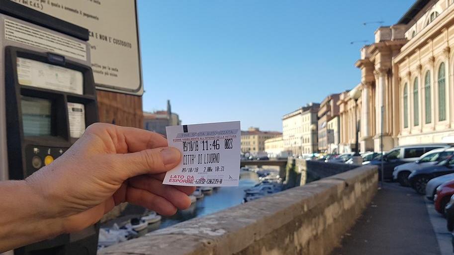 Posteggio in centro e tariffe ridotte per Natale: c’è un’apertura del Comune