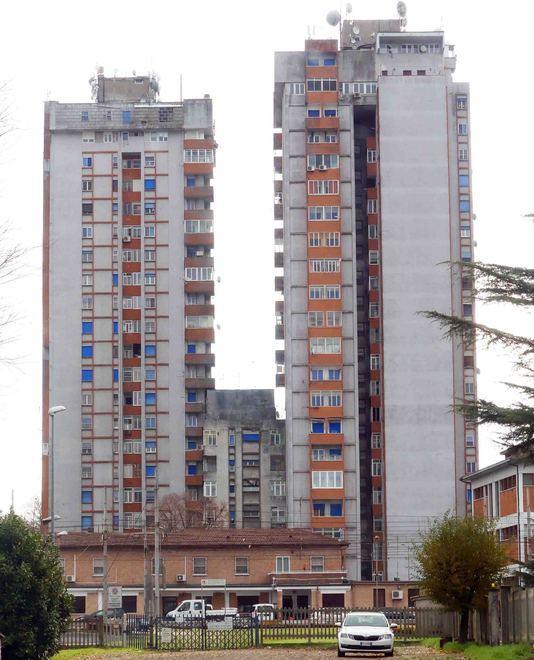 «Grattacielo, valutare se demolire e risarcire»