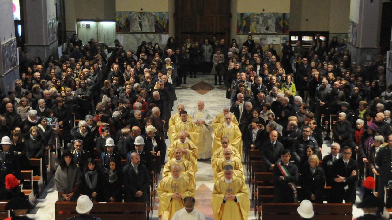 Madonna delle Grazie migliaia in festa nel cuore della città