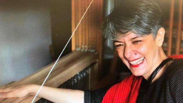 Laura e quell’amore per la tessitura che vuole tramandare ai più giovani