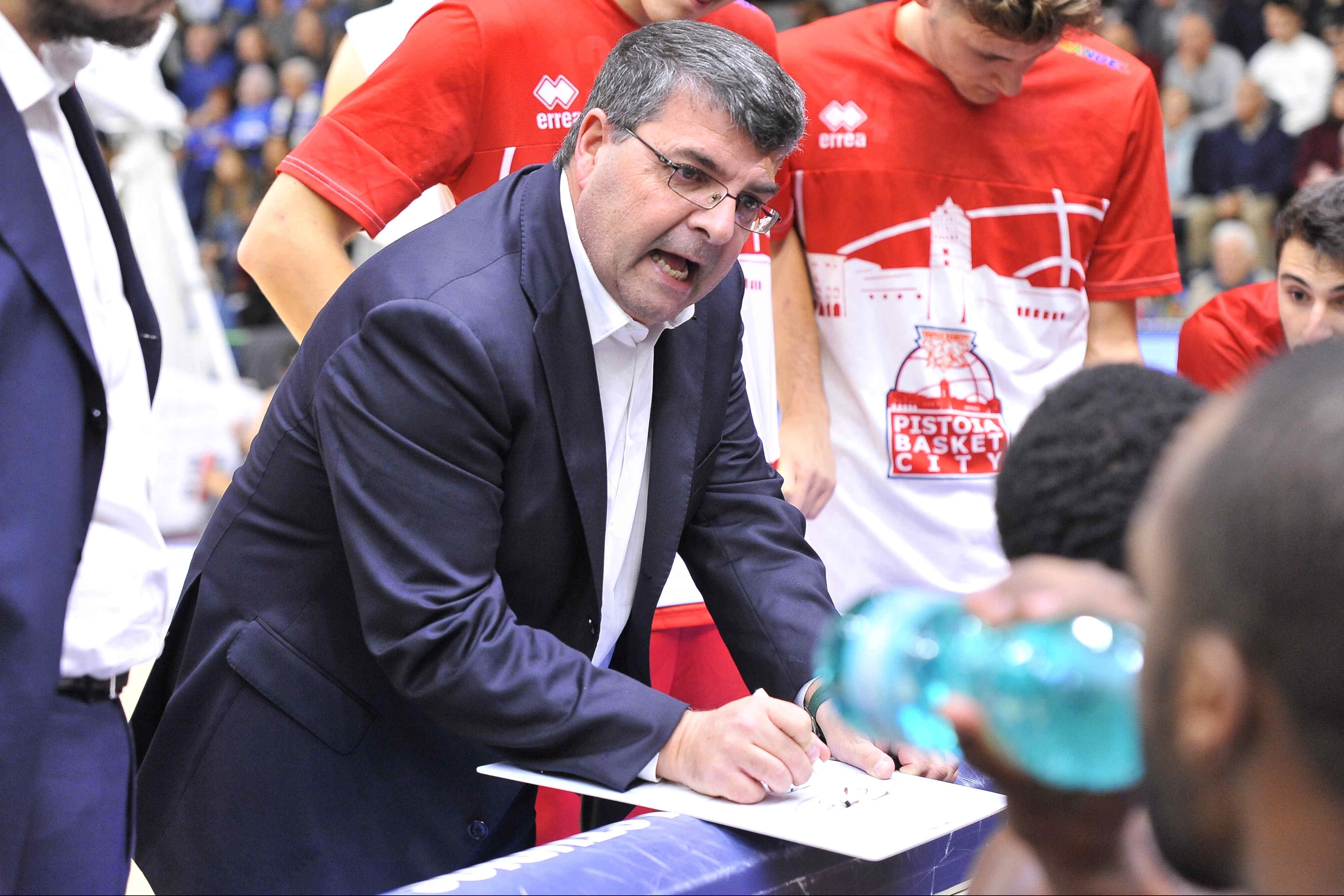 Il tecnico Ramagli dell'OriOra Pistoia Basket