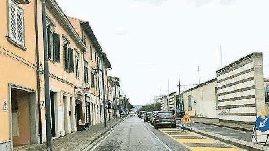 Il passo carrabile da cui risulta difficile uscire per la carreggiata stretta