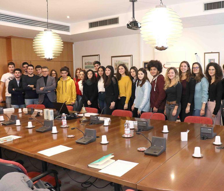 Blogger d’assalto e baby-storici Studenti alla “prova” di futuro 