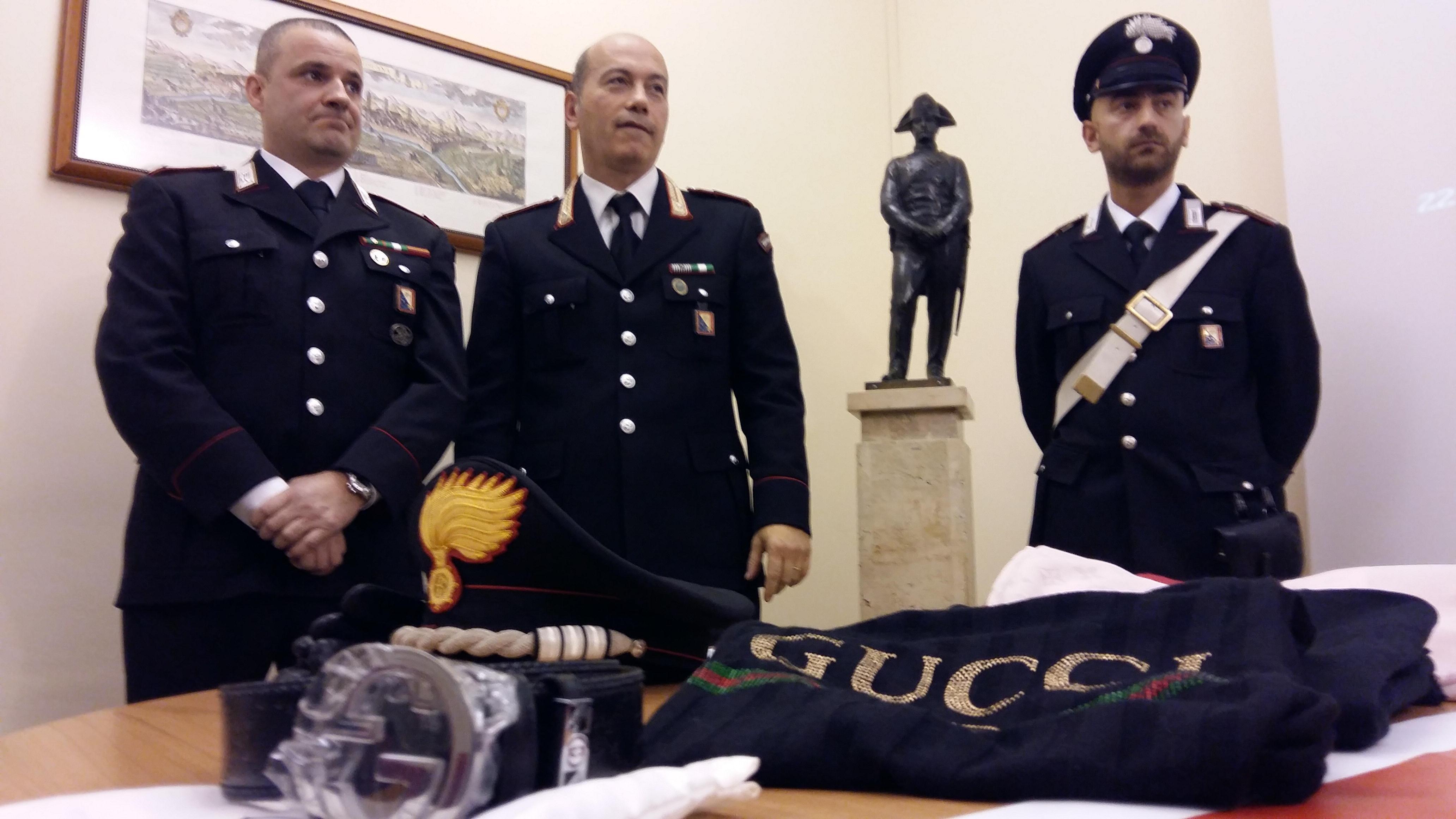 Al centro il maresciallo Claudio Monaco, comandante dei carabinieri di Iolo