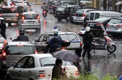 Il maltempo in ToscanaAutomobilista ferito a Carrara