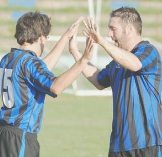 A dx il piombinese Pierozzi autore di una doppietta