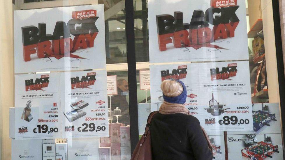 Impazza il “Black week” Commercianti polemici