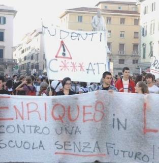 Scuola: riparte la protestaItc e Cecioni in autogestione