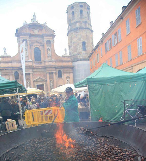 Da 55 anni in piazza c’è anche il “padellone” che scende da Marola 