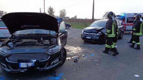 Scontro a Ponte Vettigano otto feriti, quattro sono bimbi