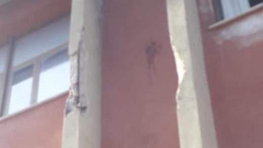 Al liceo classico piovono calcinacci