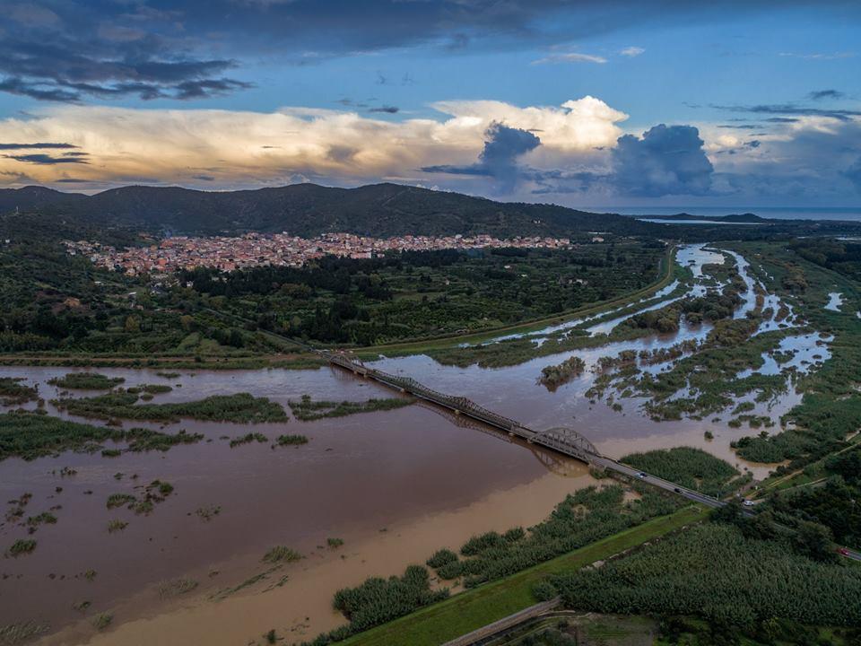 Una veduta del Flumendosa e, sullo sfondo, Ballao