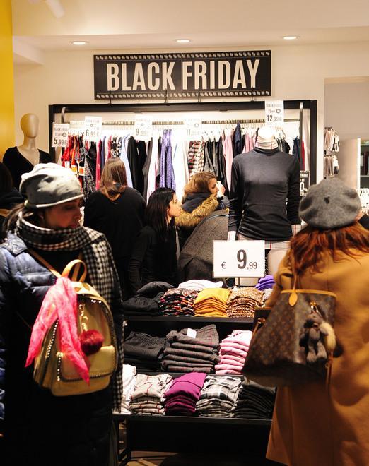 Modena, Black Friday da tutto esaurito «Ma gli sconti erano bassi» 