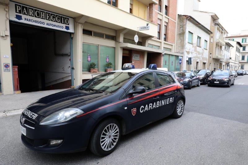 Picchia un ragazzo in discoteca, denunciato