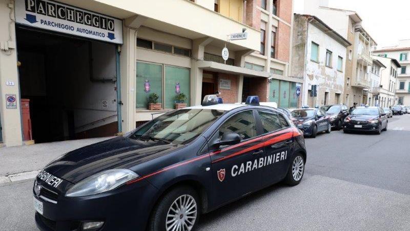 Picchia un ragazzo in discoteca, denunciato