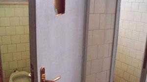 "La nostra scuola casca a pezzi"