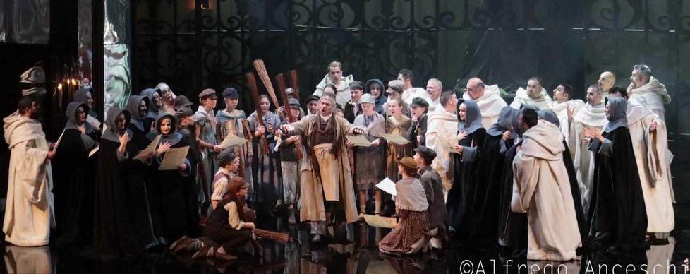 Una Tosca superba apre la stagione del Valli Ottimi cast e scenografie