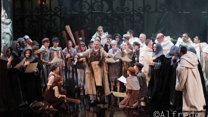 Una Tosca superba apre la stagione del Valli Ottimi cast e scenografie