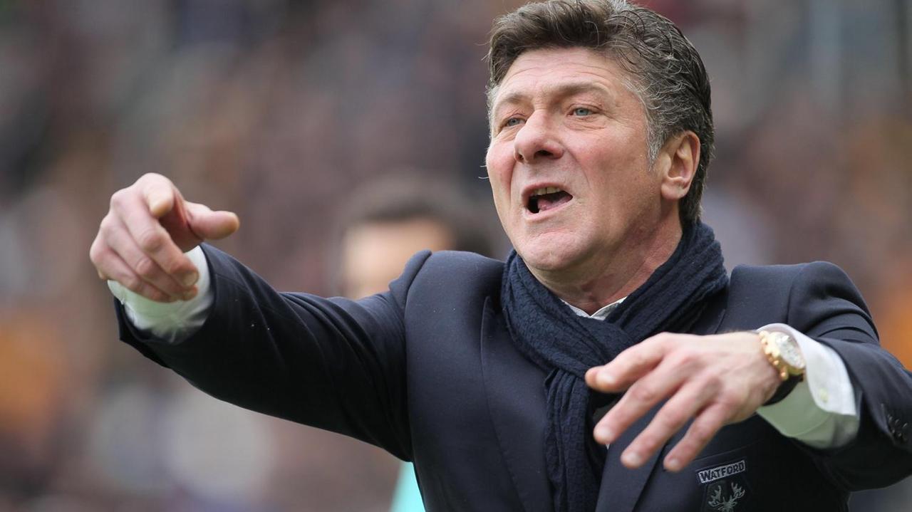 Malore per Walter Mazzarri, l'allenatore costretto allo stop