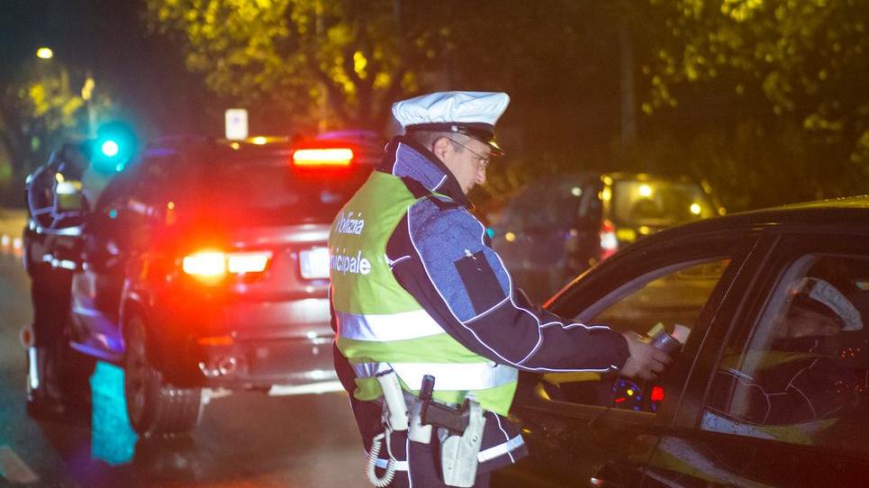 Nottata anti alcol a Modena: 11 patenti ritirate, auto sequestrate e otto autisti nei guai