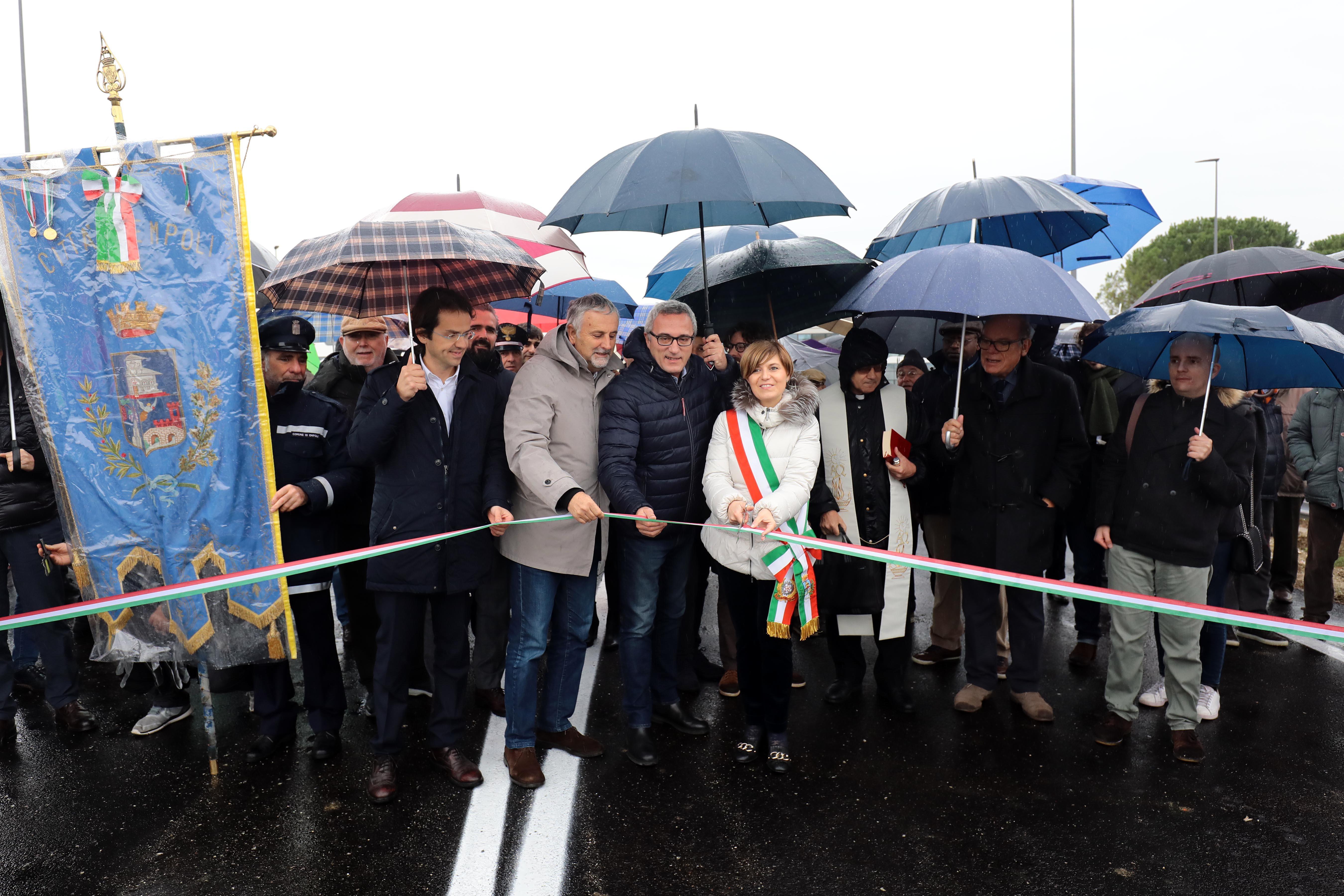 L'inaugurazione della bretella (foto agenzia Sestini) 