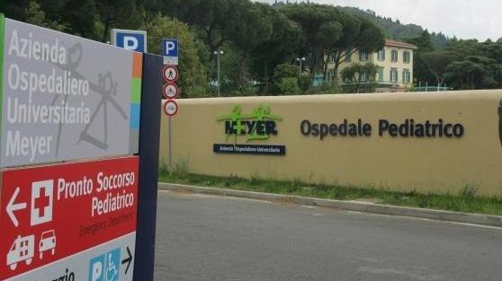 Fuggiti con la figlia “rapita” dopo aver svuotato casa, ricerche a tappeto