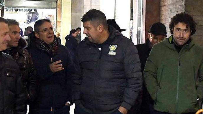 Mister Baldini si presenta in galleria a Carrara: «Sono qui, sto con i tifosi»