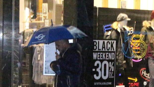 Il maltempo rovina gli affari d’oro del Black Friday