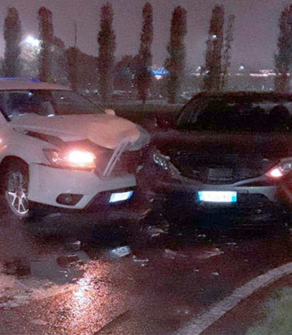 Schianto: coinvolta un’auto con 2 bimbi