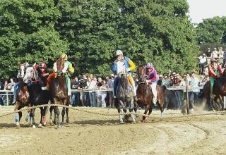 Salta il Palio straordinario