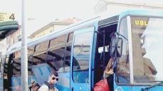Uno dei pullman che fanno servizio nella zona di Pontedera