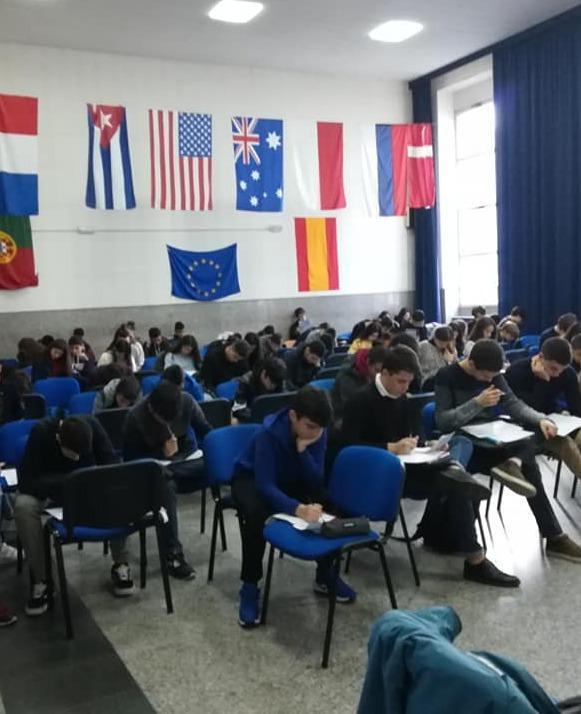 Un minuto di silenzio al liceo Spano