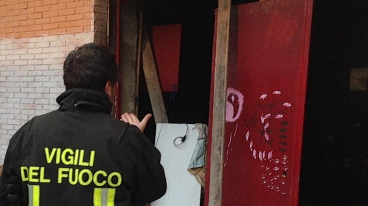 Ex trattoria in fiamme nel cuore del centro