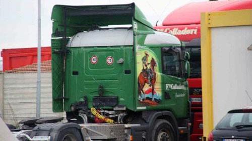 Rubarono carico di scarpeCommerciante denunciato per riteccattazione