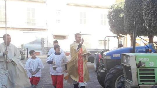 La benedizione dei mezzi agricoli