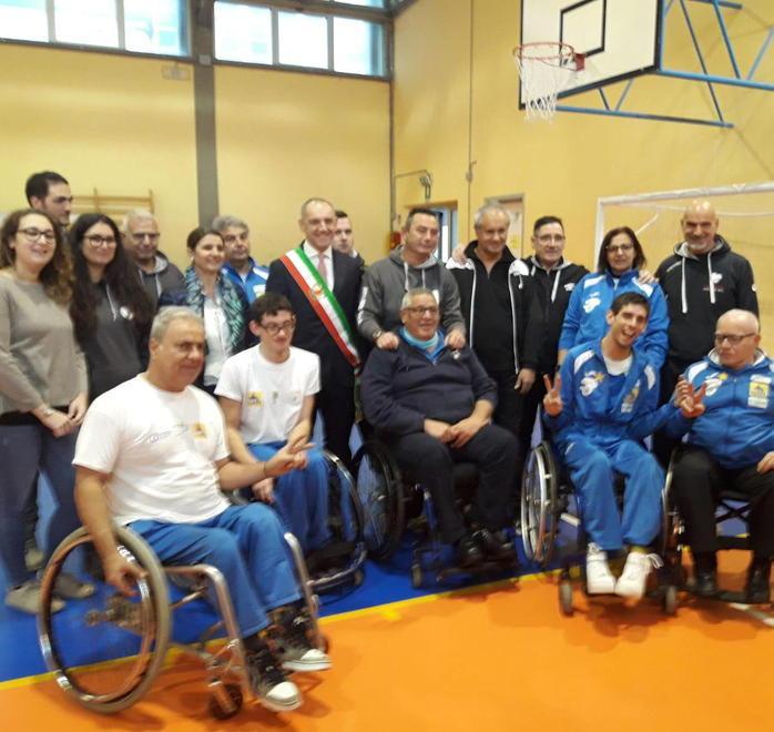 Basket in carrozzina a scuola per imparare fatica e sacrificio 