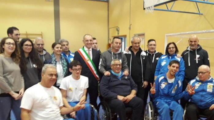 Basket in carrozzina a scuola per imparare fatica e sacrificio