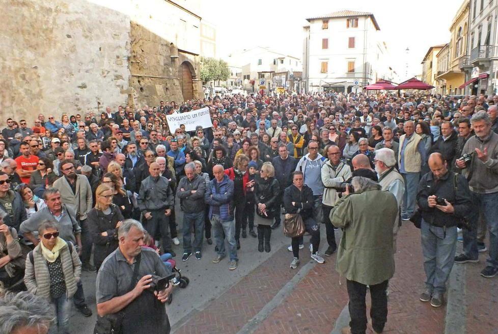 Il Comitato attacca sui rifiuti «Non riuscirete a fermarci» 