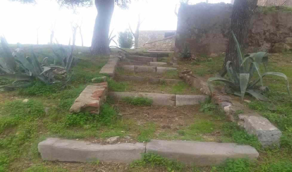 «Talamone lasciato a se stesso Servono interventi e più cura» 