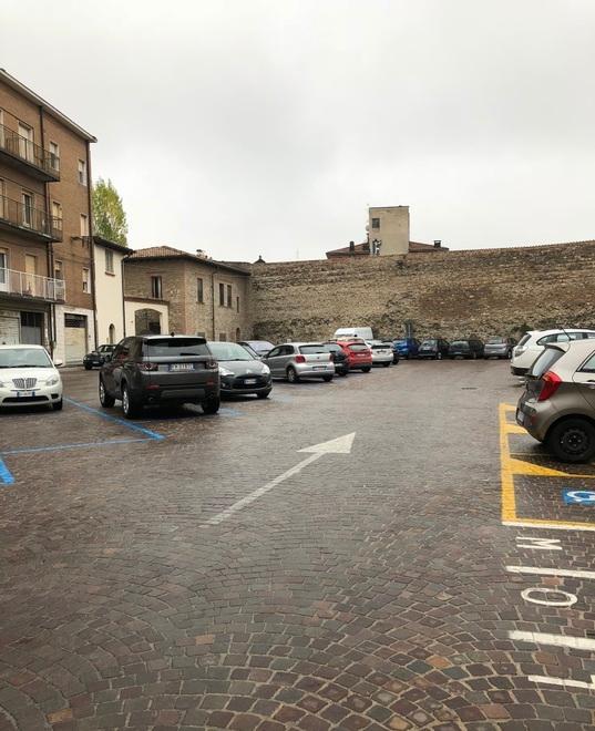 Pista sul ghiaccio: è scontro sulla piazza che deve ospitarla 