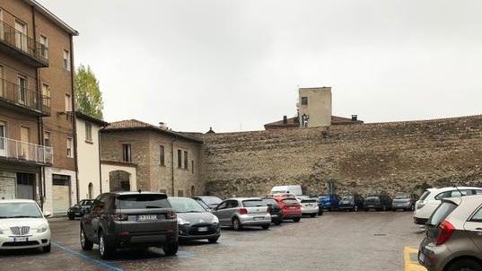 Pista sul ghiaccio: è scontro sulla piazza che deve ospitarla