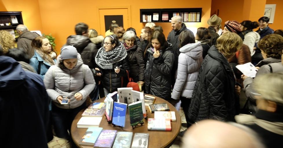 Altrove, casa di indipendenti