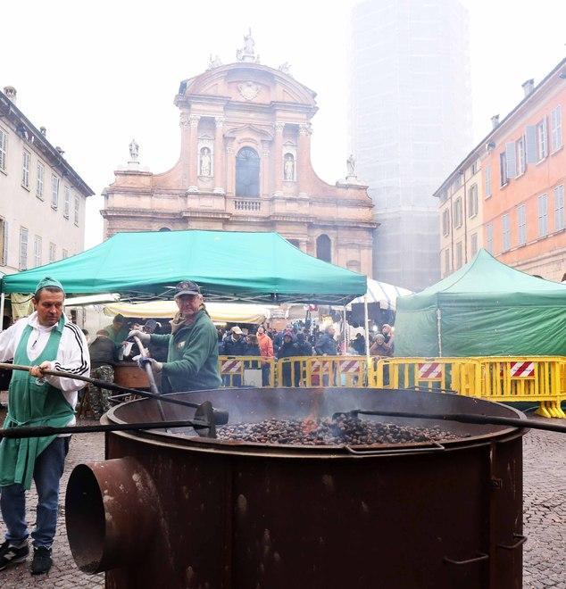 Valigia sospetta paralizza il centro Via Toschi chiusa per oltre due ore 