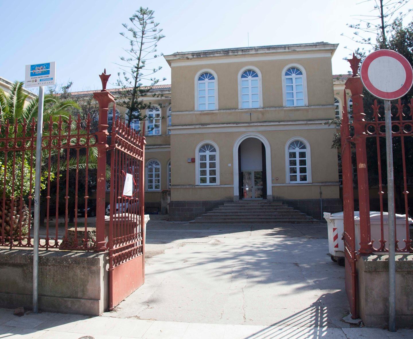 Alghero, cantiere nella scuola: la protesta delle mamme 