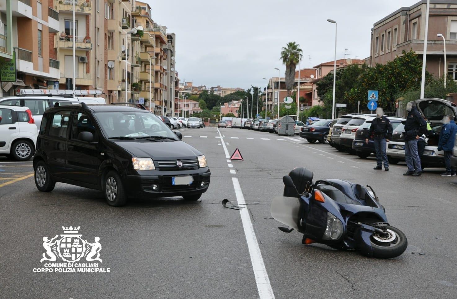 L'incidente in via Palestrina (foto Mario Rosas)