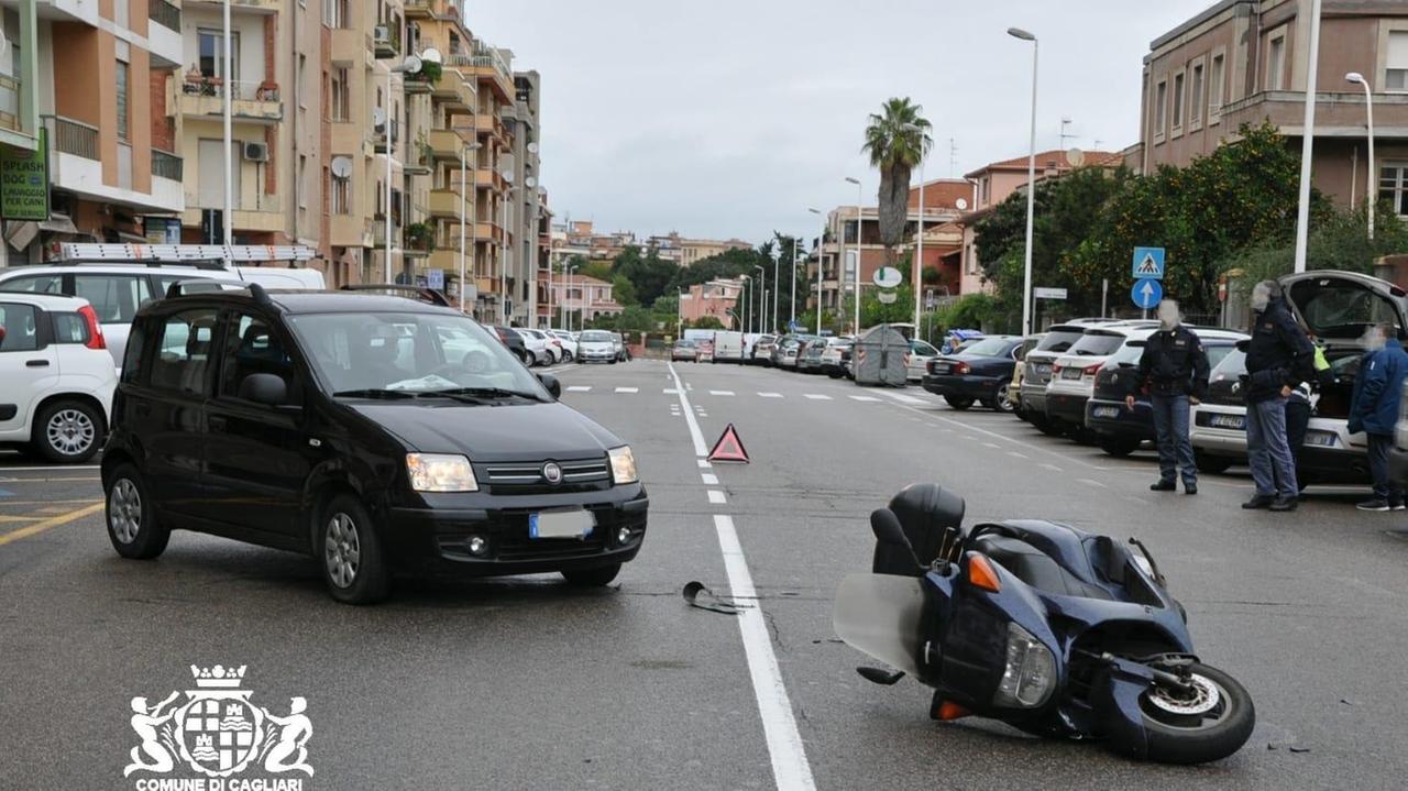 L'incidente in via Palestrina (foto Mario Rosas)
