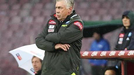 Venti angoli e zero gol, il Chievo caccia il Napoli a meno otto