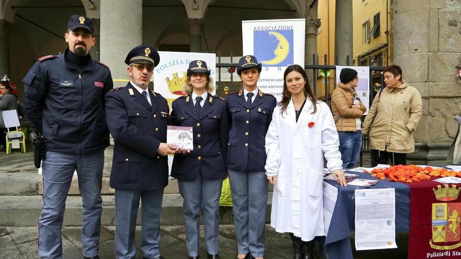 Opuscoli esauriti al punto informazioni della Polizia di Stato
