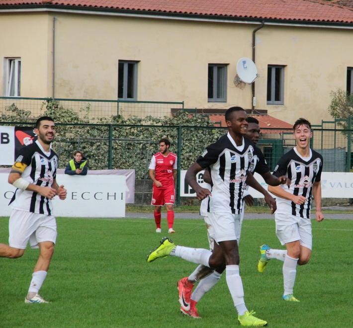 Il Viareggio segna, raddoppia e poi spreca troppe occasioni 