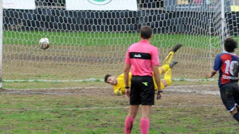 Cecina, che spreco Gronchi fallisce un calcio di rigore e il Piombino fa festa